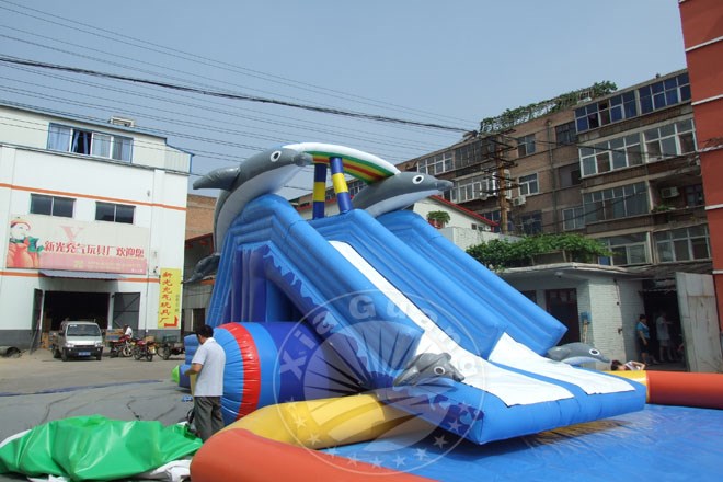 充气大滑梯